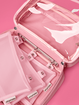 GirlGotLashes Bag mit praktischen Fächern und wasserdichtem Fach